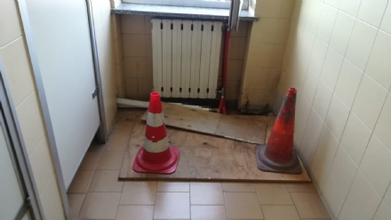 CASELLE - I sindacati: «Il distaccamento dei pompieri aeroportuali insicuro e poco salubre» FOTO