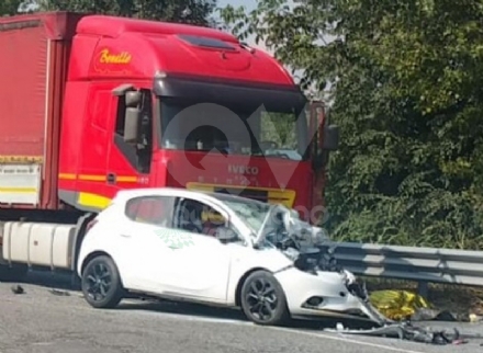 PIANEZZA - Incidente mortale: vittima un 50enne alla guida di una Opel Corsa
