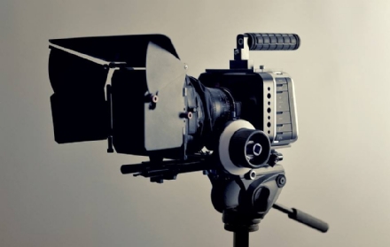VENARIA - Venerdì sopralluoghi di una casa cinematografica nel centro storico