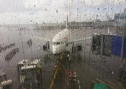 CASELLE - Maltempo: due voli dirottati a Genova e Malpensa