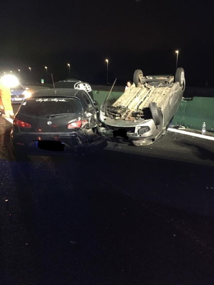 BORGARO - Auto pirata travolge un borgarese in autostrada: indaga la polizia