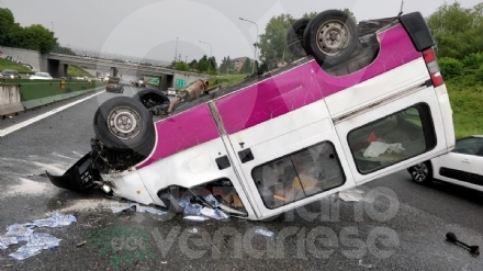 VENARIA REALE - Brutto incidente, tangenziale nord di Torino in tilt: due feriti al Maria Vittoria - FOTO
