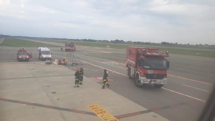 CASELLE - Fiamme sul volo Torino-Roma: evacuati tutti i passeggeri FOTO