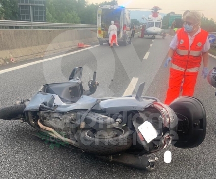 RACCORDO TORINO-CASELLE - Furgone e scooter entrano in collisione: grave donna, ora al Cto