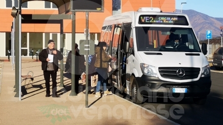 VENARIA - Partita l'era del «VE2», l'autobus da e per il polo sanitario: orari e percorso