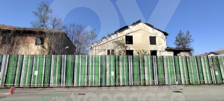 VENARIA - Lunedì l'abbattimento dell'ex Caserma Beleno: chiuse Biblioteca e Centro Bonino