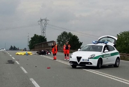 BORGARO-TORINO - Camper pirata travolge e uccide un motociclista: si costituisce una donna rom - FOTO