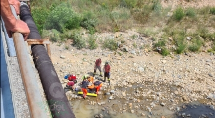DRUENTO - Tenta il suicidio gettandosi dal ponte sulla Ceronda: ricoverato in ospedale FOTO