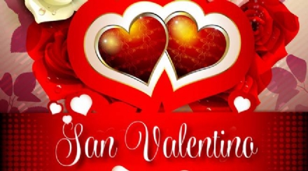VENARIA - Un «cuore di persone» in Corte d'Onore per festeggiare San Valentino in Reggia