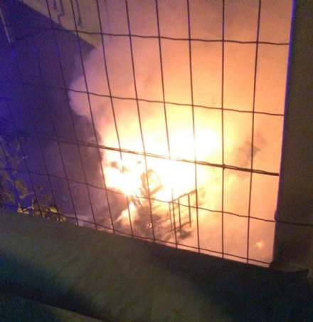 COLLEGNO - Camper a fuoco sotto il cavalcavia di corso Francia: indaga la polizia municipale - FOTO