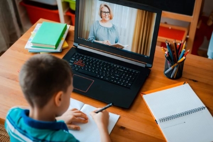 SCUOLA - Finisce il periodo della didattica a distanza: il bilancio di maestre, professori e genitori