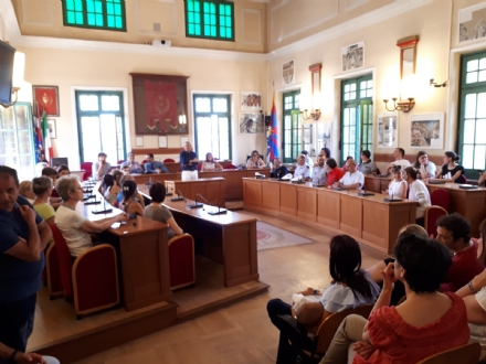 VENARIA - Sindaco e Giunta salutano i dipendenti: «lavorate uniti e collaborate sempre»