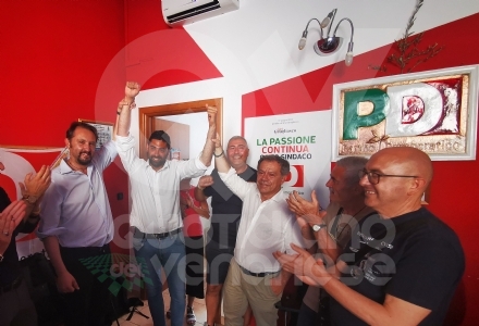 GRUGLIASCO - Emanuele Gaito nuovo sindaco con il 70% dei consensi - FOTO