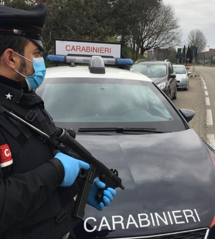 COLLEGNO - Prova a disfarsi della cocaina davanti ai carabinieri: 55enne arrestato