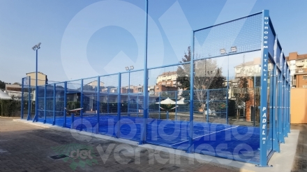 VENARIA - Taglio del nastro per i campi da paddle e del campo da basket allo «Sport Club» - FOTO