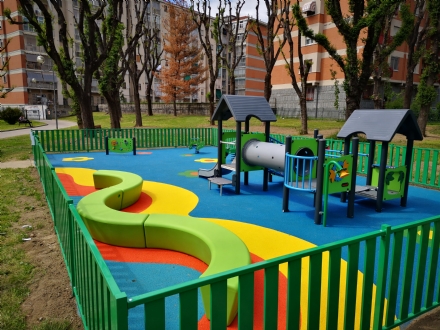 BORGARO - Domani l'inaugurazione della nuova area giochi del parco «Arcobaleno»