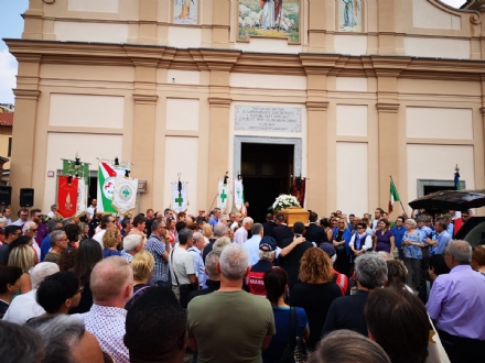 ALPIGNANO - Tanta commozione al funerale di Ornella Bellagarda, morta durante un'immersione