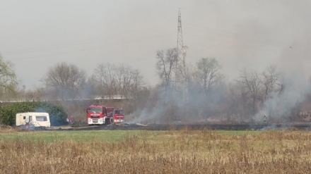 VENARIA - Incendio mette a rischio aziende e abitazioni in via Bellucco