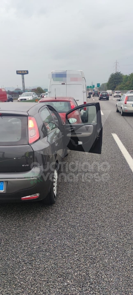 INCIDENTE IN TANGENZIALE A COLLEGNO - Tamponamento tra due auto e un ...