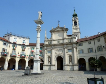 VENARIA - Questa sera si scopre l'archivio storico della parrocchia di Santa Maria