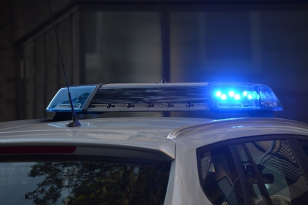 ALPIGNANO - «Salta» il posto di blocco e si inventa il furto dell'auto. E così viene denunciato