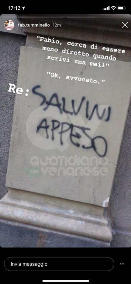 VENARIA - Bufera sul candidato consigliere del Pd, che posta la foto "Salvini Appeso"