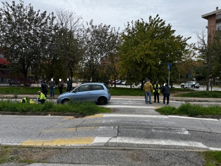 INCIDENTE A GRUGLIASCO - Coppia di pensionati investiti da un'auto in corso Adriatico - FOTO