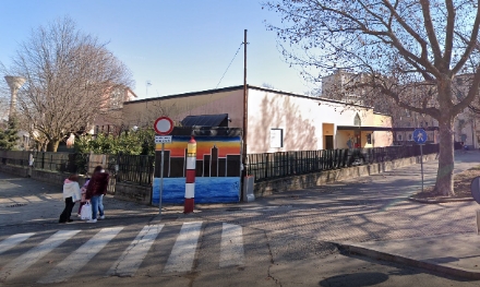 COLLEGNO - «Se lei non ha il green pass, suo figlio non può entrare a scuola»: bufera alla Montessori
