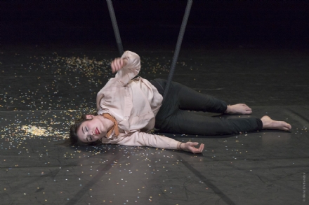 VENARIA - Il circo contemporaneo belga al Concordia con «À nos Fantômes»