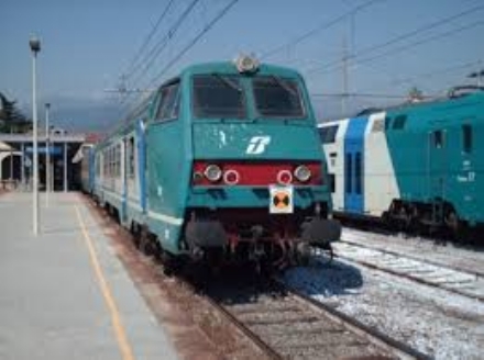 ALPIGNANO - Il treno per Bardonecchia è troppo pieno: scesi in 300, in attesa dei bus sostitutivi