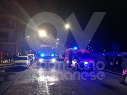 TORINO-VENARIA - Incendio in un alloggio di via Berrino: anziana intossicata, palazzina evacuata