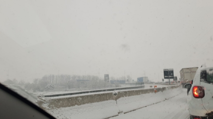É ARRIVATA LA NEVE - Disagi in tangenziale e sulle strade: quando entrano in azione gli spazzaneve - FOTO