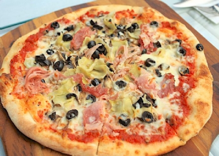 VENARIA - Un euro per la pizza «ben cotta». I titolari: «colpa del software per la fatturazione»