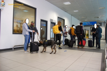CASELLE - I capitali finiscono all'estero illecitamente: 5 denunce e 450mila euro di sanzioni