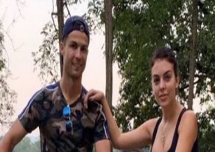 VENARIA - Cristiano Ronaldo in visita al parco La Mandria con la sua famiglia