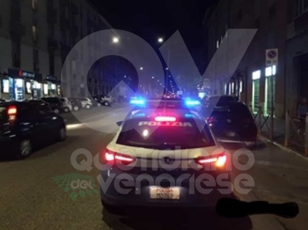 RIVOLI - Pugni al poliziotto che lo aveva fermato: era evaso dai domiciliari, a casa della nonna