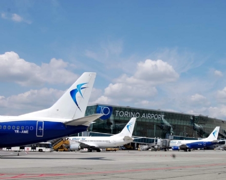 FRECCIA TRICOLORE SI SCHIANTA AL SUOLO - AEROPORTO CHIUSO TUTTA DOMENICA