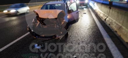 INCIDENTE IN TANGENZIALE A COLLEGNO - Tamponamento fra due auto: traffico in tilt - FOTO
