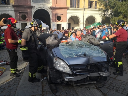 COLLEGNO - 1600 studenti alla Certosa per l'evento «E'vviva» dell'Asl To3 - FOTO