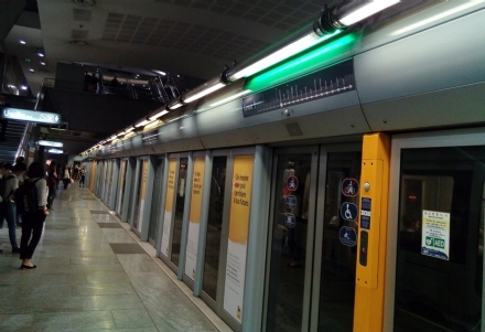 COLLEGNO - Writers nel tunnel della Metro: stop al servizio per oltre 30 minuti