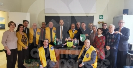 VENARIA - Il Lions Club Venaria Reale Host dona un defibrillatore all'Unitre - FOTO