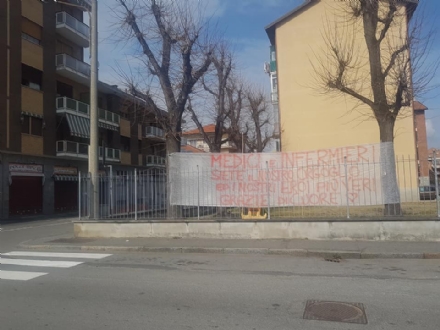 VENARIA - Coronavirus, i cittadini di corso Matteotti: «Medici e infermieri siete i nostri eroi»