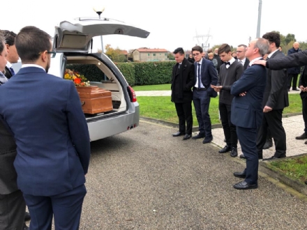 COLLEGNO-RIVOLI - Lacrime e commozione ai funerali del geometra Marco Massano