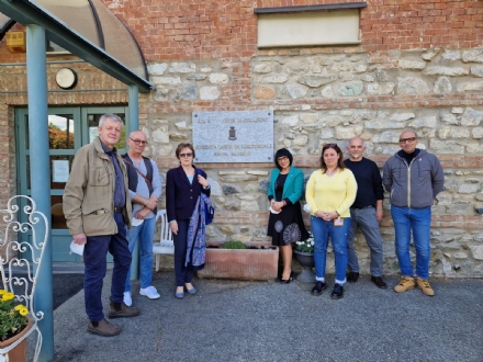 COLLEGNO - Il Consiglio Comunale visita i nonnini della Rsa Maria Barbero