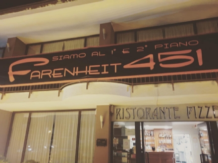 ALPIGNANO - Quattro lavoratori non in regola al «Farenheit 451»: attività sospesa e titolare multato