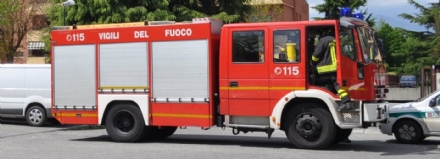 ALPIGNANO - Incendio in una ditta di via Montegrappa: fiamme spente dai vigili del fuoco