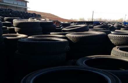 CASELLE - Traffico illecito di rifiuti: smaltite 800 tonnellate di pneumatici sequestrati - FOTO