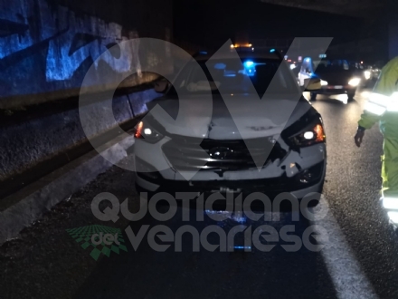COLLEGNO - Scontro fra un carro attrezzi e una Megane: due feriti, tra cui un 44enne di Venaria