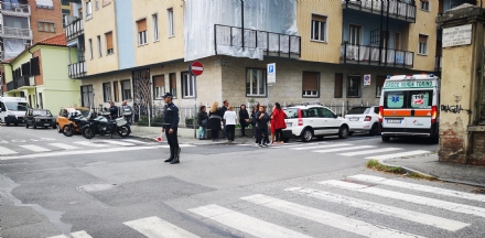VENARIA - Investita mentre attraversa la strada all'incrocio tra via Zanellato e via Sauro