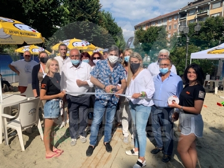 RIVOLI - «Rivoli Beach»: aperte le due spiagge «Bagni Eugenio» e «Lounge Bollani»